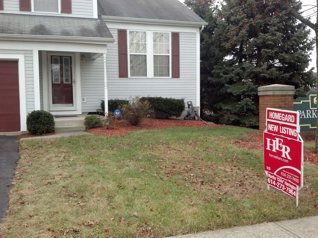 7379 Harbour Town Dr, Pickerington, OH 43147