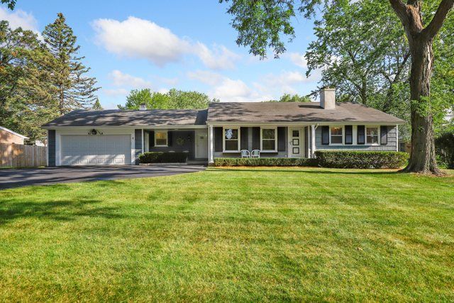 1327 Bob O Link Rd, Highland Park, IL 60035