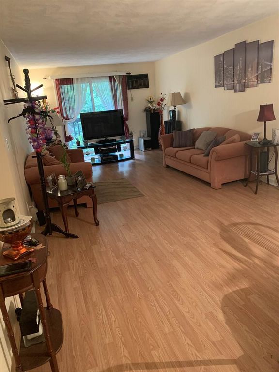 310 Brook Village Rd 19, Nashua, NH 2 Bed, 2 Bath Condo 310 Brook Village Rd 19, Nashua, NH 2 Bed, 2 Bath Condo