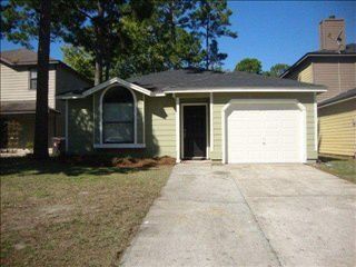 202 Millers Trace Dr, Saint Marys, GA 31558