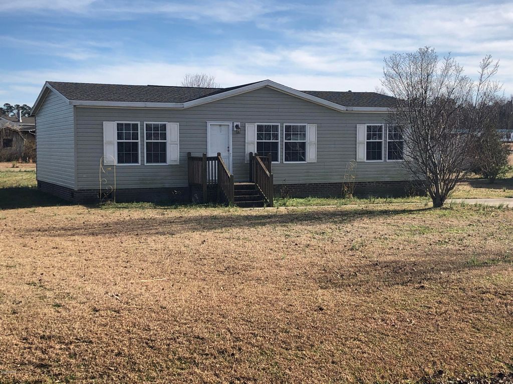 104 Wildflower Way, Stella, NC 3 Bed, 2 Bath Mobile / Manufactured
