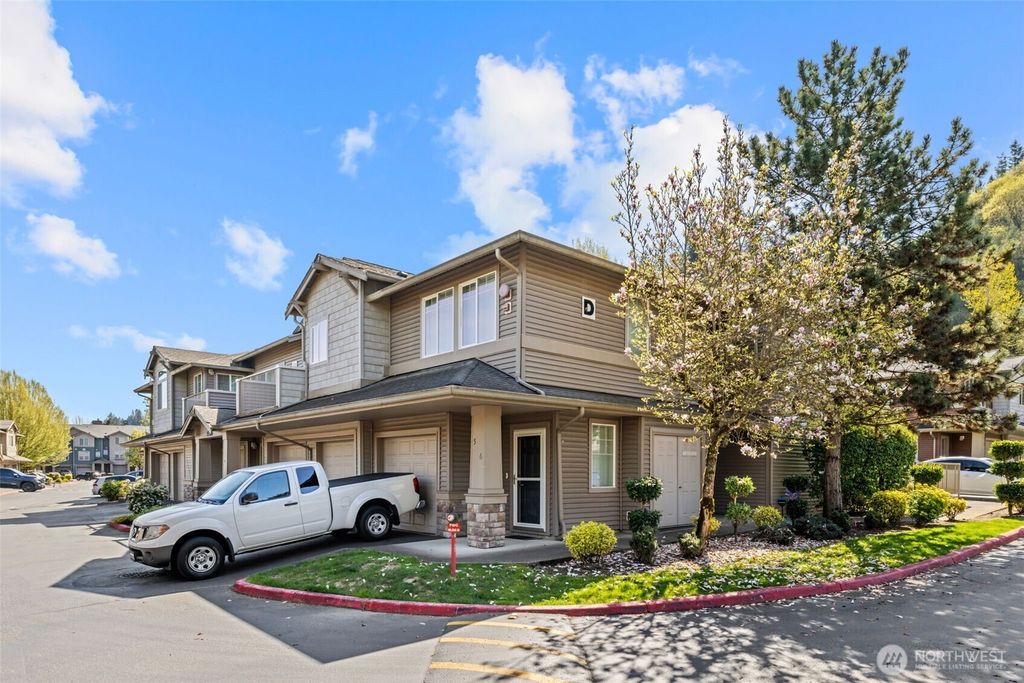 15325 SE 155th Place #D6, Renton, WA 98058