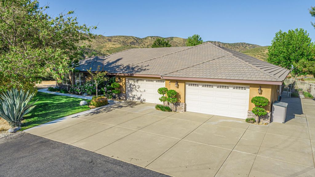 9828 Elizabeth Lake Rd, Palmdale, CA 4 Bed, 3 Bath SingleFamily Home