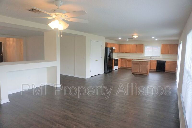 1153 Elderberry Dr, Davenport, FL 33897