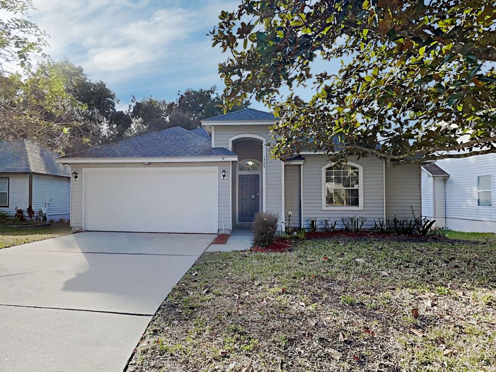 1724 Chandelier Cir W, Jacksonville, FL 32225