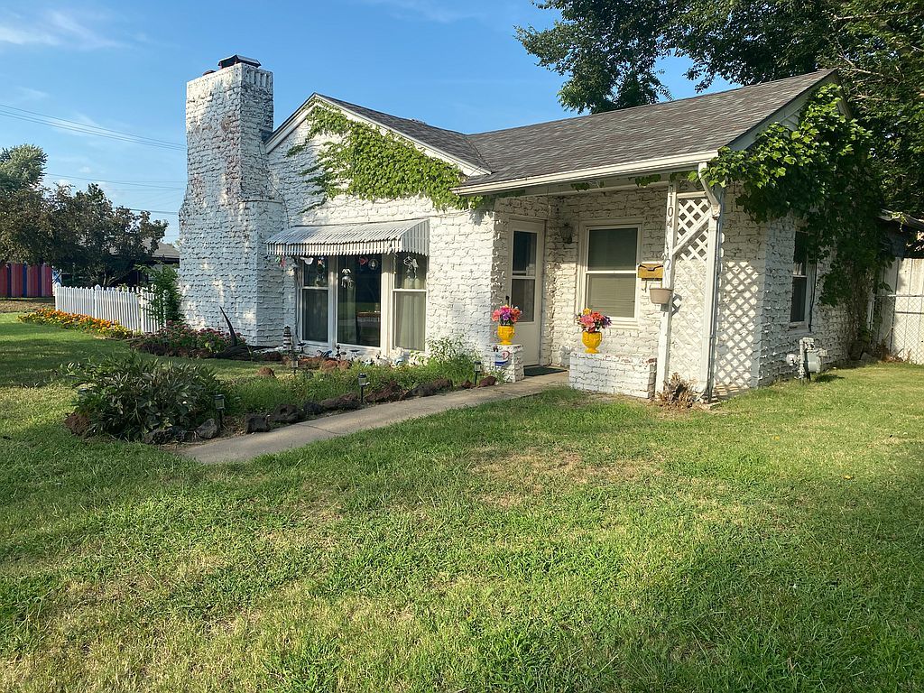 1104 S Kansas Ave, Wichita, KS 67211