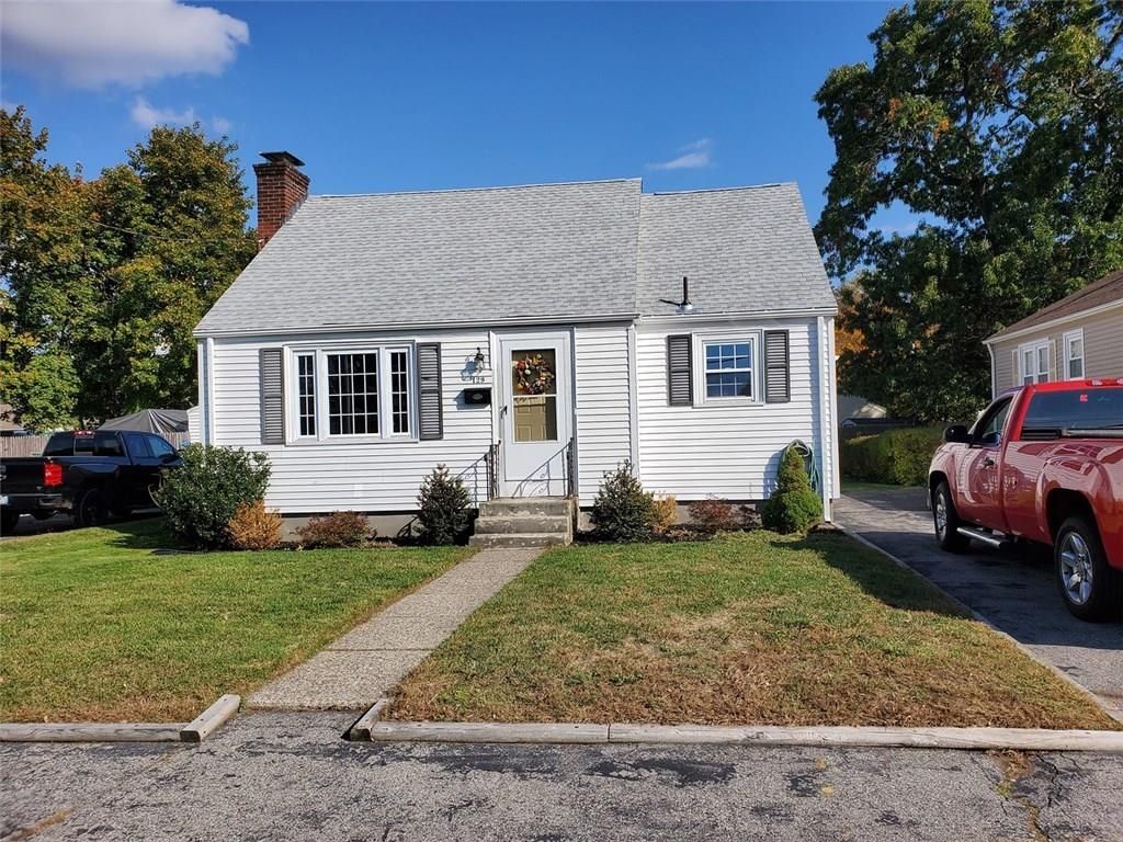 129 Daggett Ave, Pawtucket, RI 3 Bed, 1 Bath SingleFamily Home 23