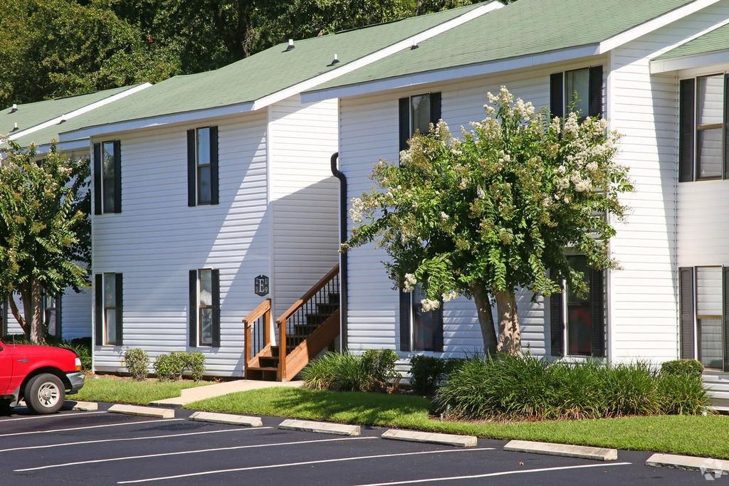 2205 Bemiss Rd E2, Valdosta, GA 31602 See Estimated Value