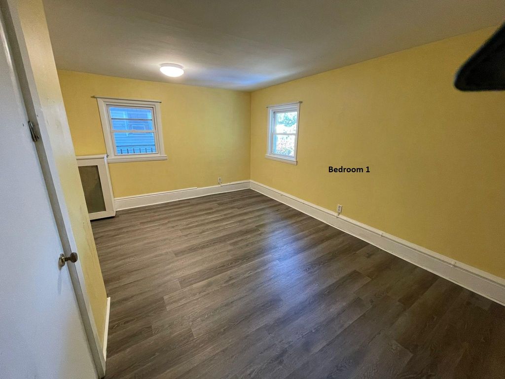 660 Bridge St #2, Lowell, MA 01850