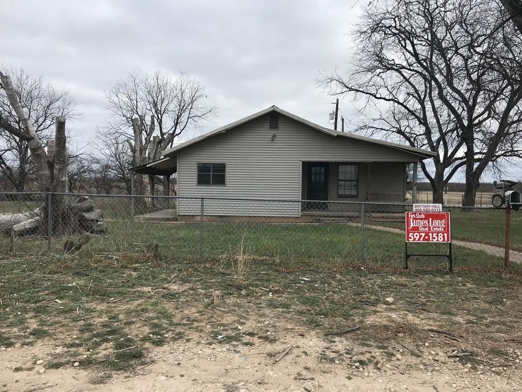 305 E Mesquite St, Melvin, TX 76858