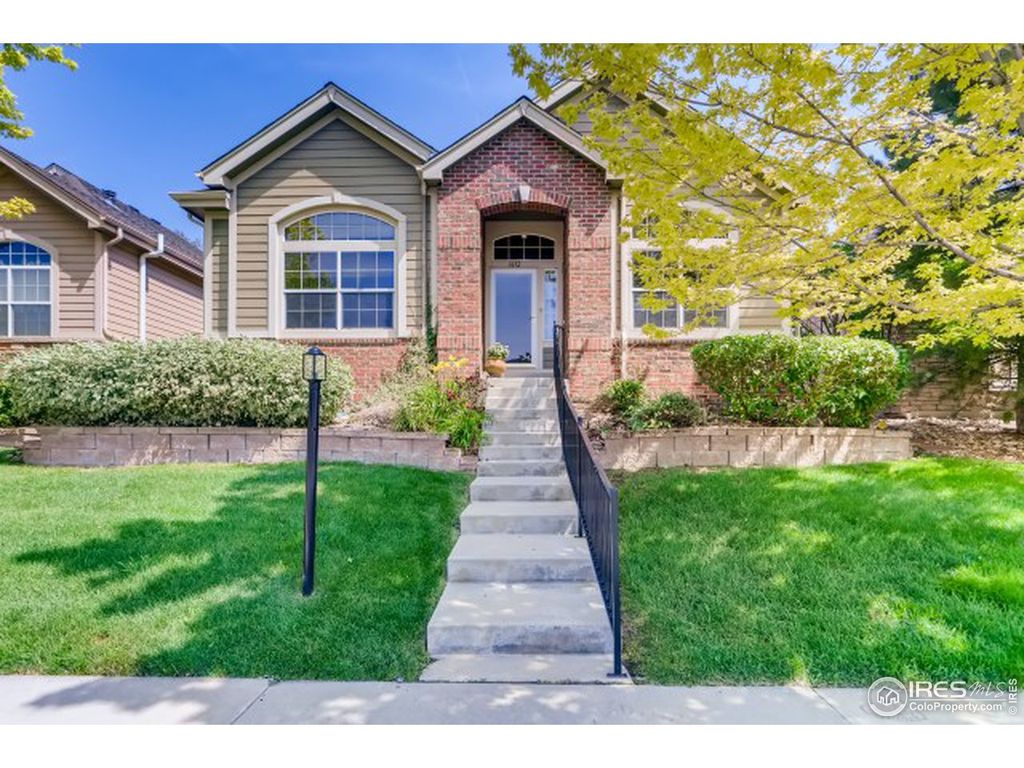 1632 Deerwood Dr, Longmont, CO 80504