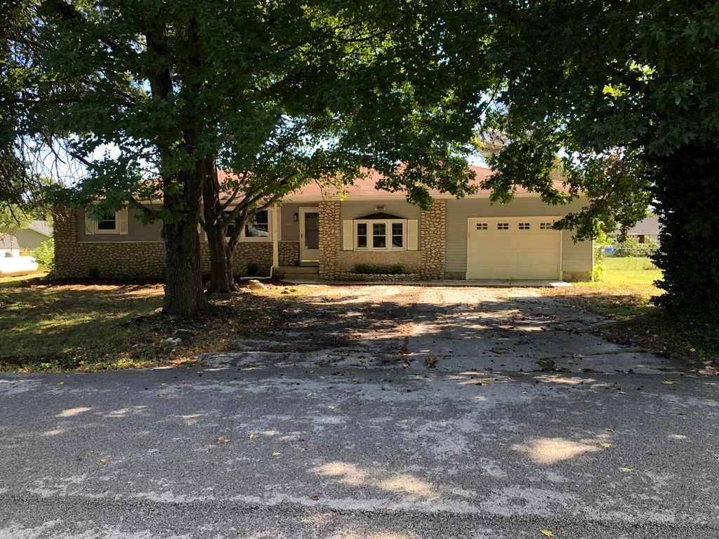 316 N  Dogwood St, Strafford, MO 65757