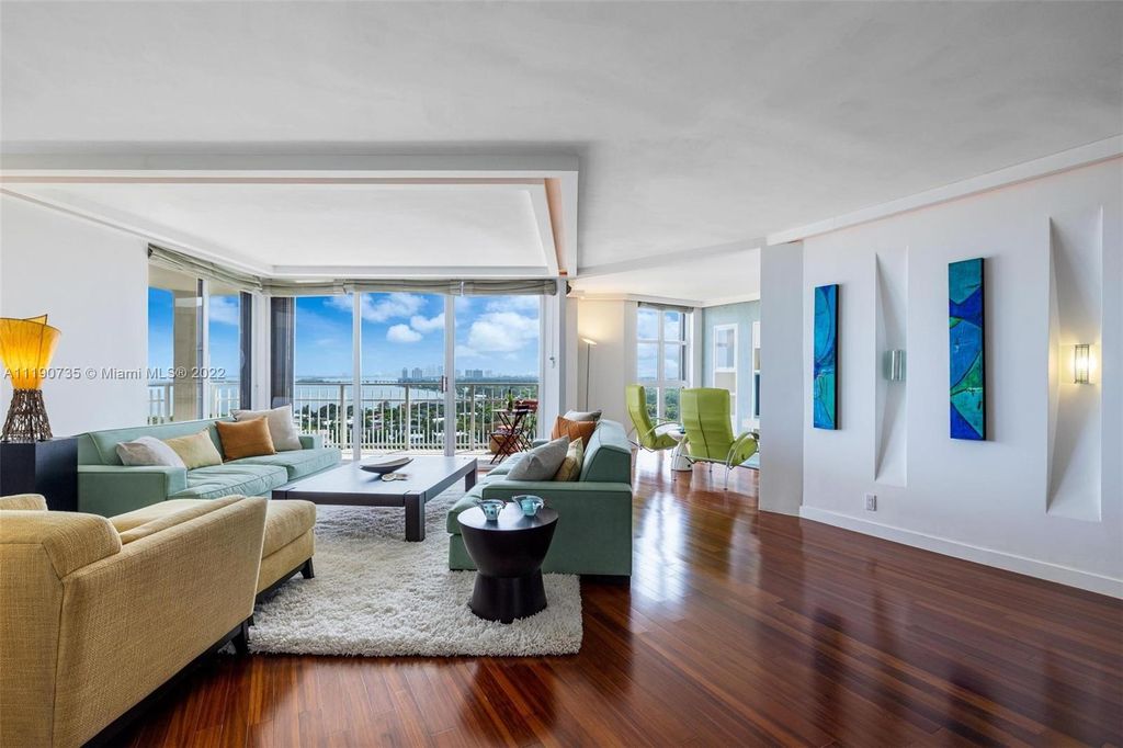 1000 Quayside Ter #1704, Miami, FL 33138
