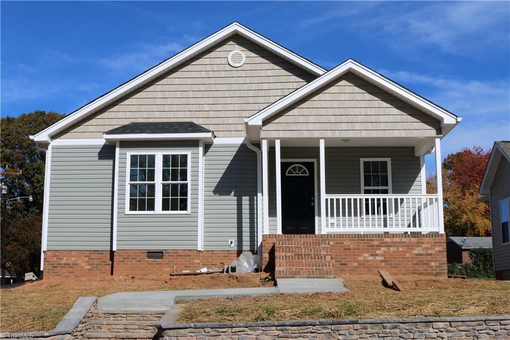 1301 Hardesty Ln, Winston Salem, NC 27101