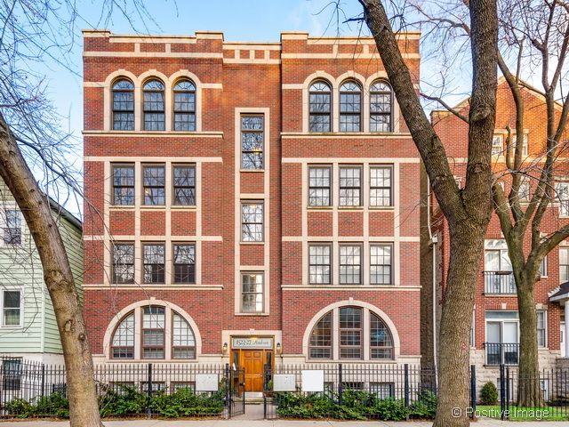 1527 N Hudson Ave #3N, Chicago, IL 60610