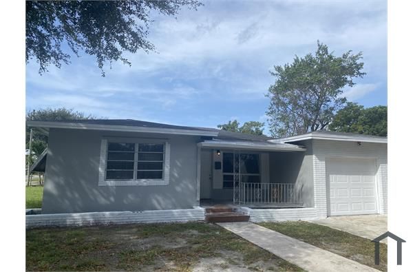 902 NW 6th Ter, Hallandale Beach, FL 33009