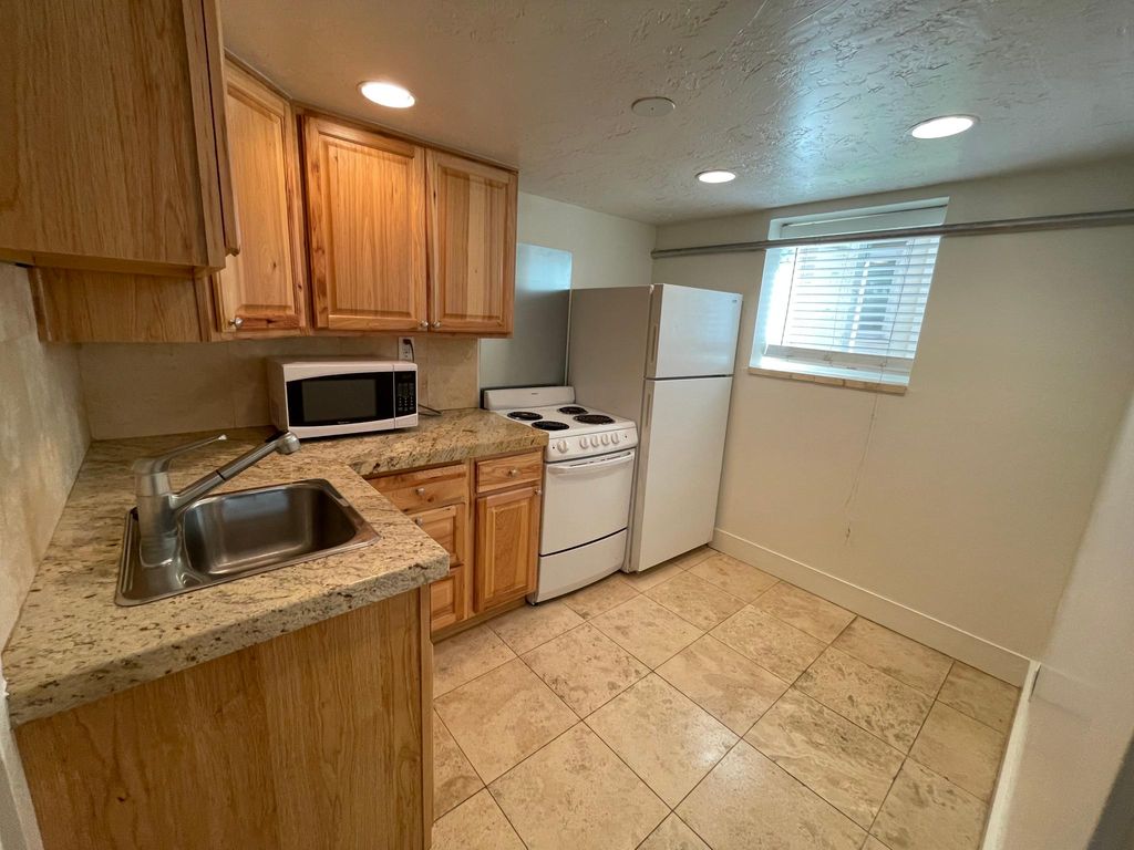 38 D St #3, Salt Lake City, UT 84103