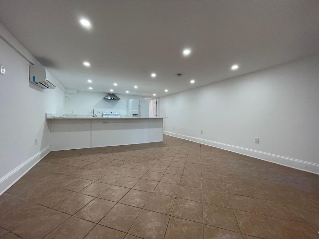 2-38 T St NW #2, Washington, DC 20001