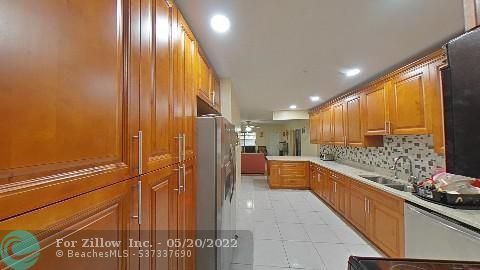 882 NW 67th Ave, Fort Lauderdale, FL 33317