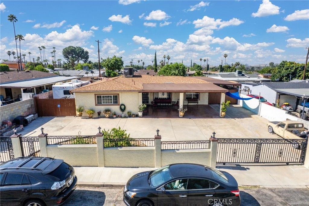 25479 Los Flores Dr, San Bernardino, CA 92404