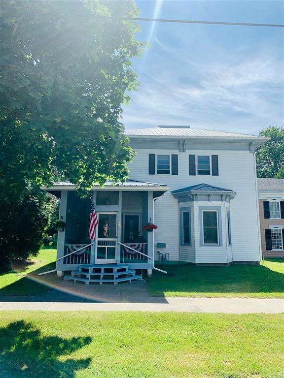 26 Main St, Waddington, NY 13694