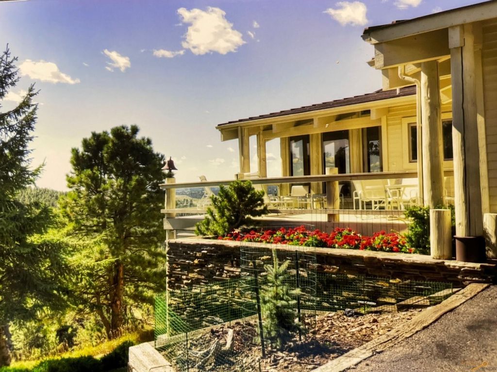 2109 Skyline Ranch Rd, Rapid City, SD 57701