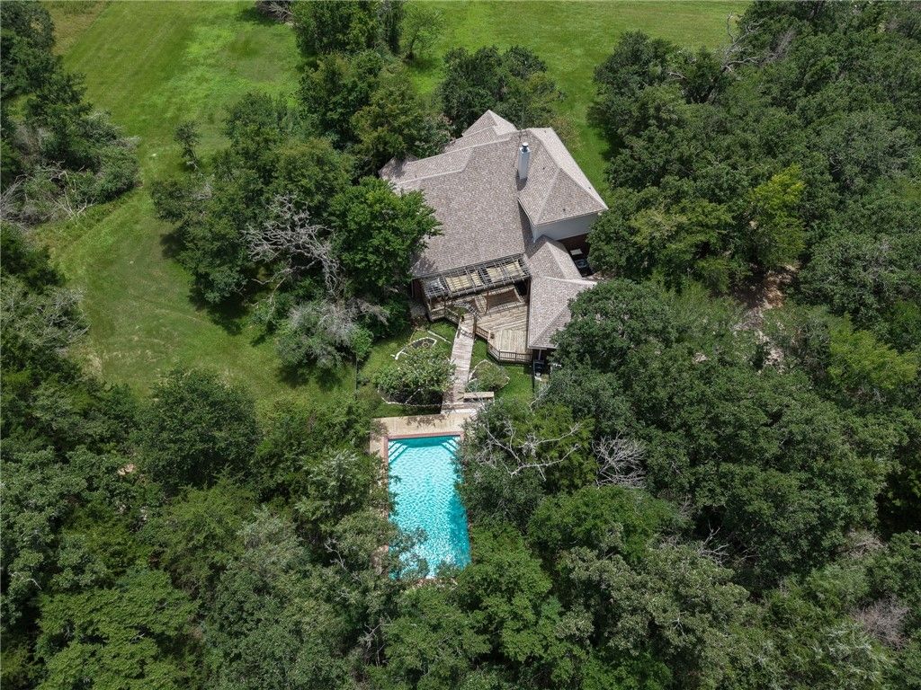5916 Wild Horse Run, College Station, TX 77845