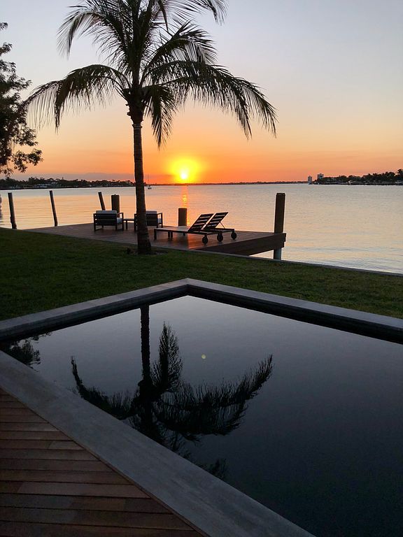 1137 N Biscayne Point Rd, Miami Beach, FL 33141