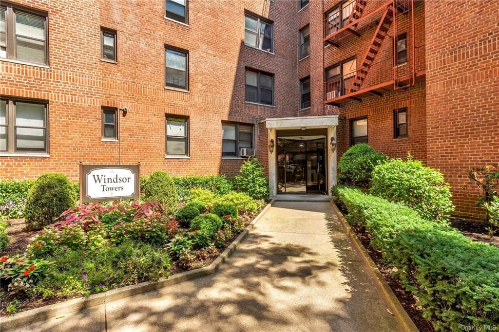 4 Windsor Ter 2C, White Plains, NY 1 Bed, 1 Bath Coop 19 Photos