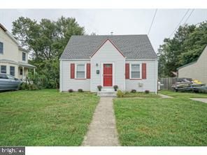 377 Spruce Ave, Maple Shade, NJ 08052