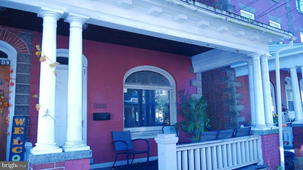 236 Oak St, Pottstown, PA 19464