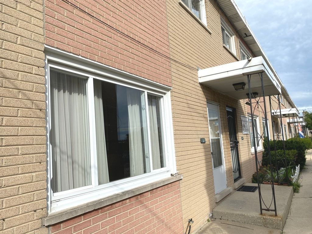 7916 W Lawrence Ave #J, Norridge, IL 60706