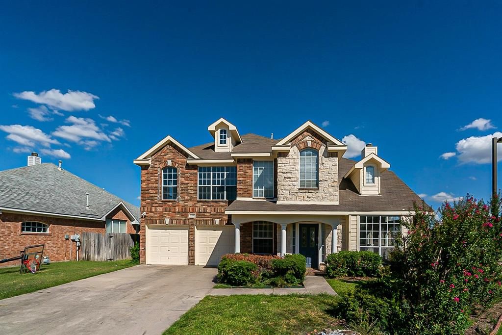 5700 Oakmont Ln, Fort Worth, TX 76137