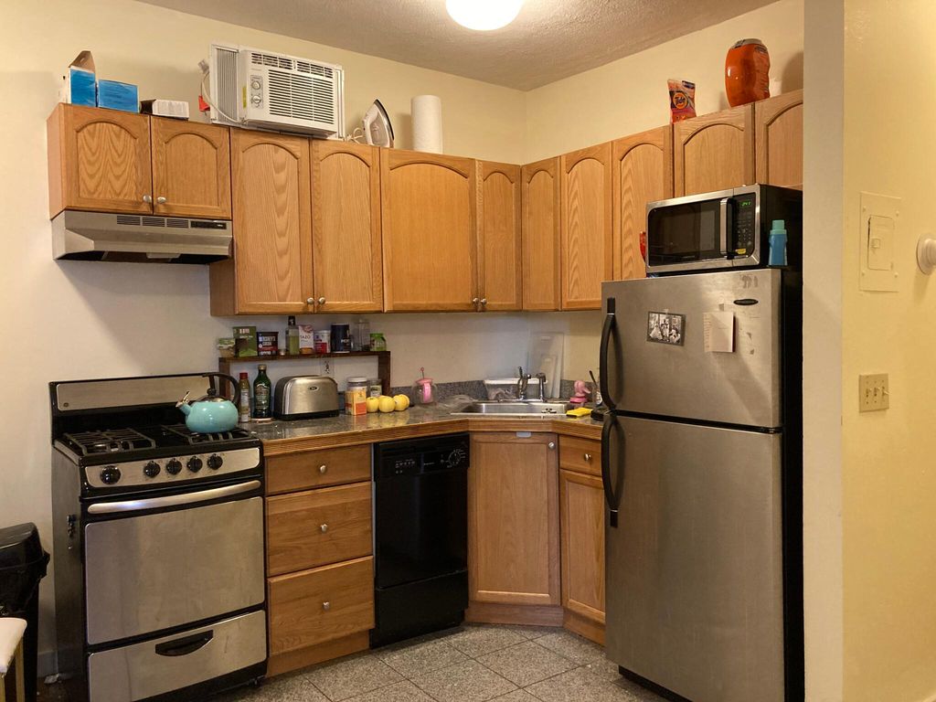 145 Endicott St, Boston, MA 02113