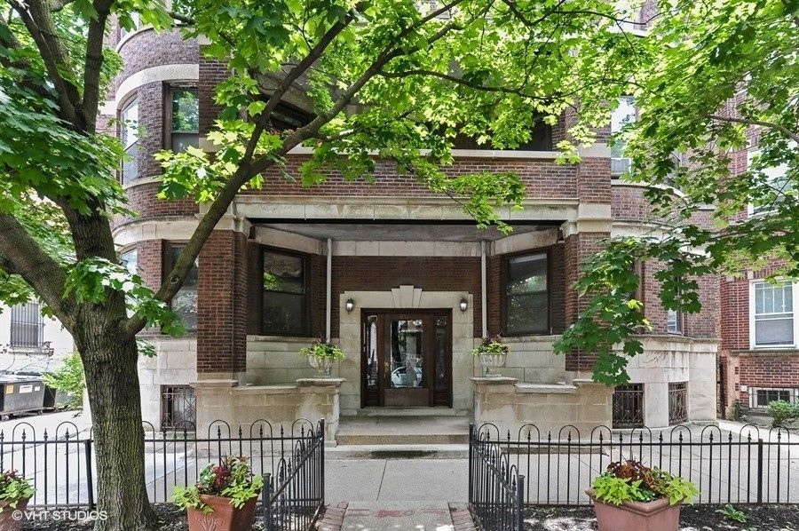 817 W George St #1W, Chicago, IL 60657