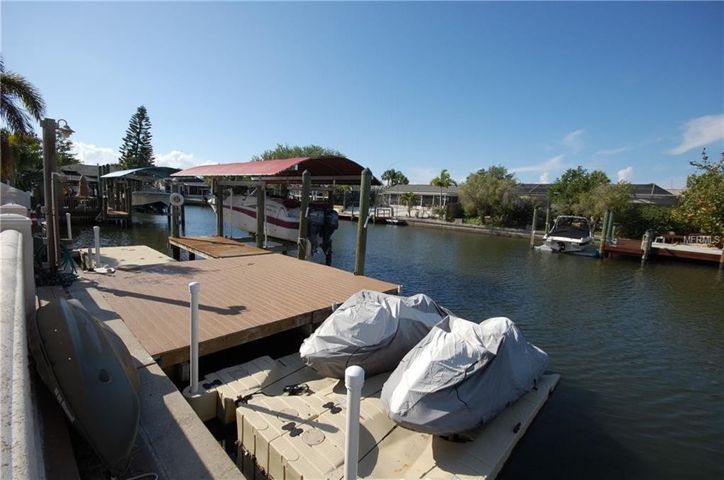 921 Spindle Palm Way, Apollo Beach, FL 33572