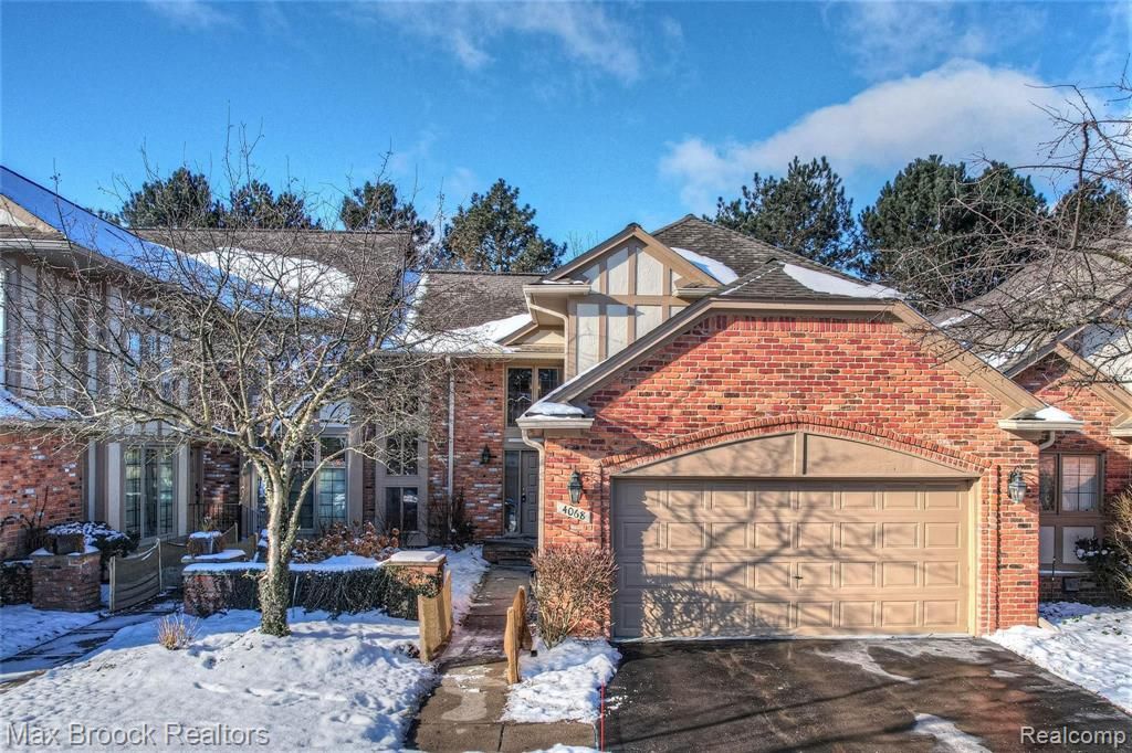 4068 Willoway Place Dr, Bloomfield Hills, MI 48302