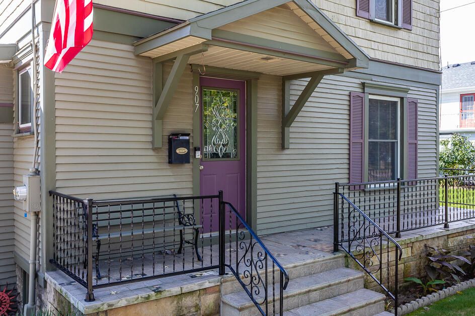 907 W Morrell St, Jackson, MI 49203