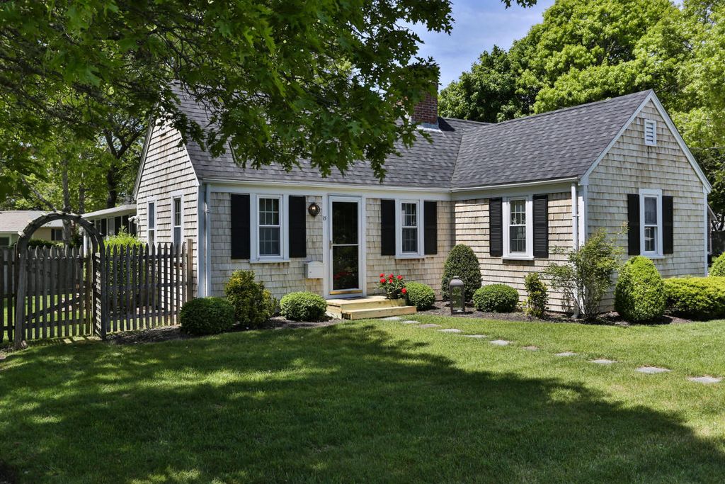 15 Massachusetts Ave, West Yarmouth, MA 02673 Trulia