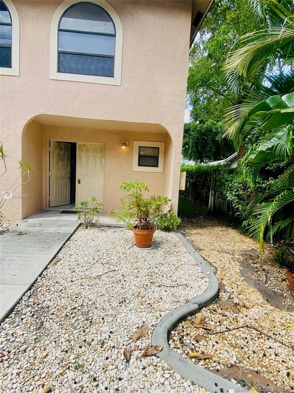5200 NE 14th Way #405, Fort Lauderdale, FL 33334