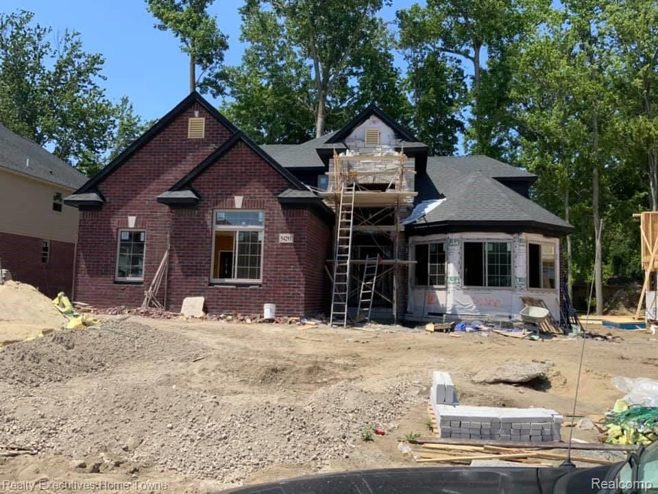 54291 Deadwood Ln, Shelby Township, MI 48316