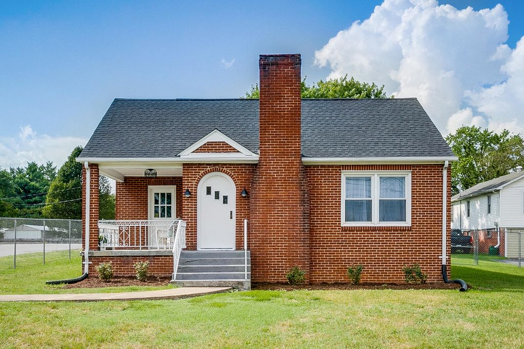 218 Bluff City Hwy, Bristol, TN 37620 | MLS# 9927798 | Trulia