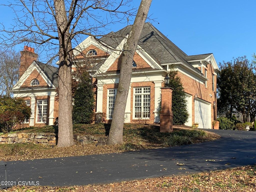 105 Countryside Ln, Lewisburg, PA 17837