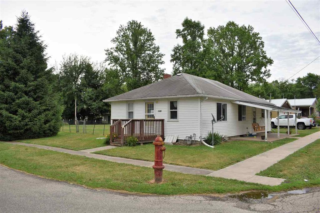 1029 S Madison St, Lewistown, IL 61542