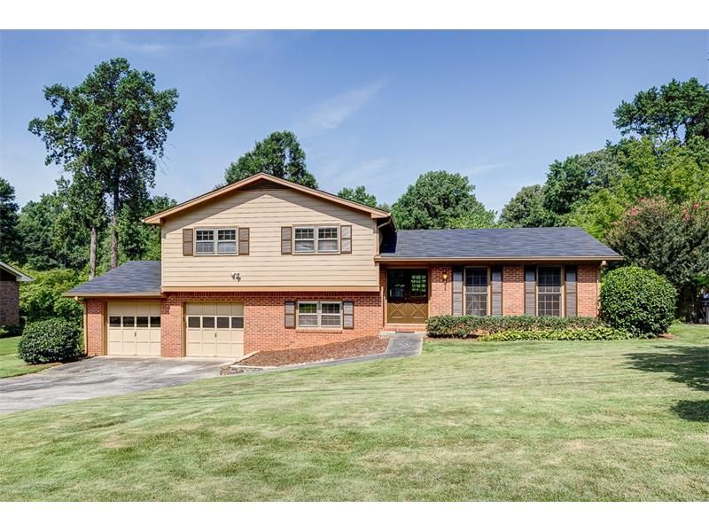 1322 Sanden Ferry Dr, Decatur, GA 30033