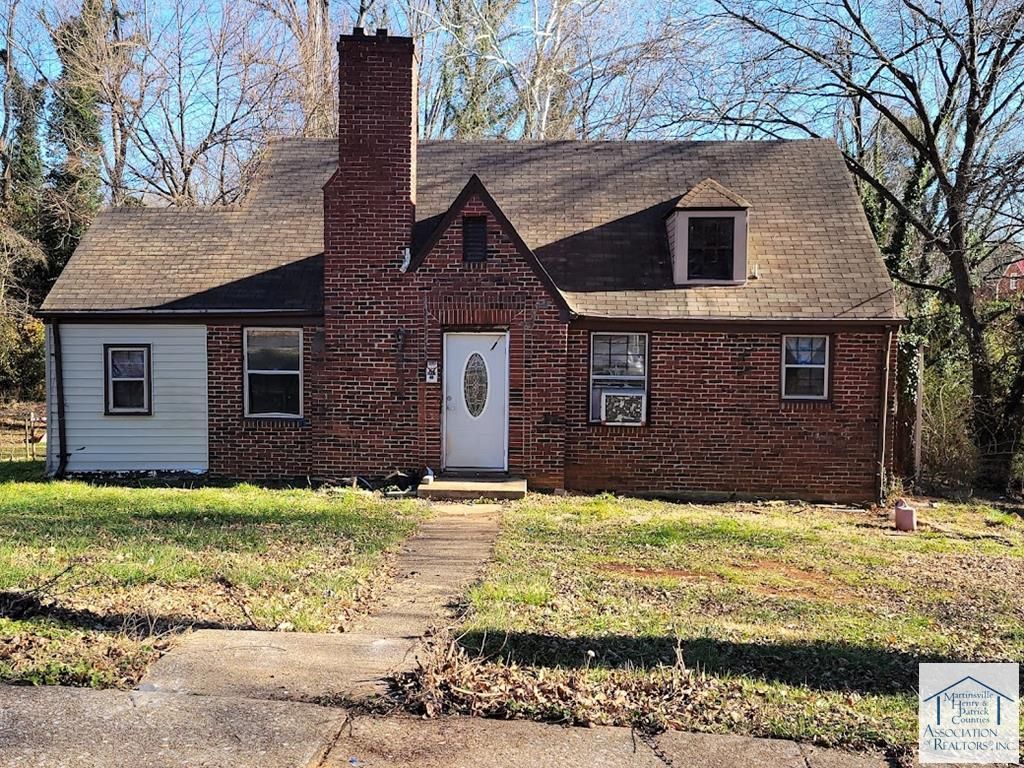 1013 Jefferson Cir, Martinsville, VA 24112