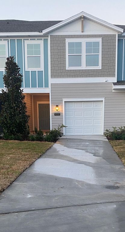 1232 Beach Dune Dr, Atlantic Beach, FL 32233