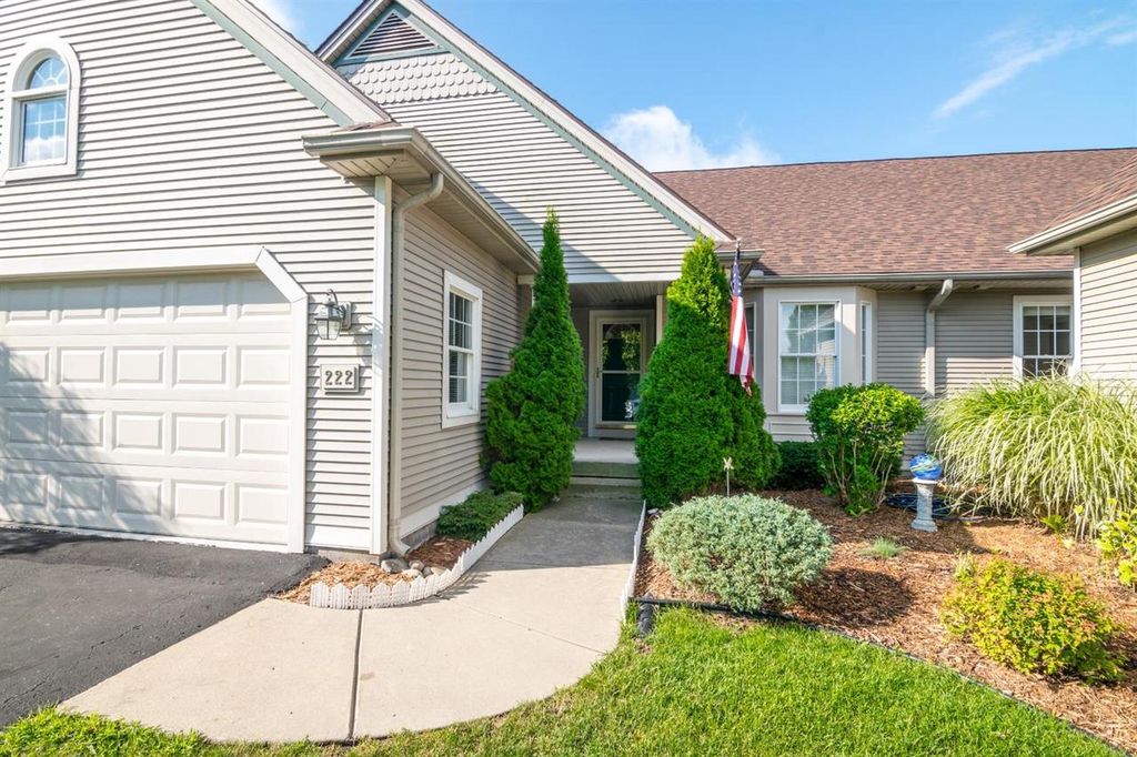 222 Pierce Lake Dr, Chelsea, MI 2 Bed, 4 Bath Condo Trulia