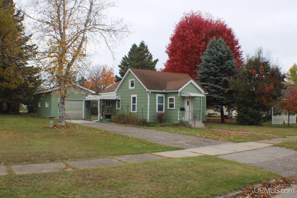 420-sterling-st-kingsford-mi-49802-see-est-value-schools-more