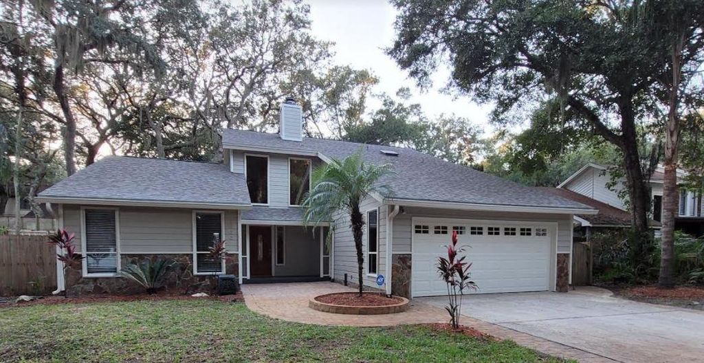 1822 Hickory Ln, Atlantic Beach, FL 32233